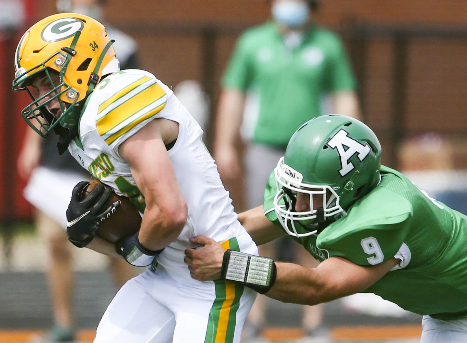 040521-qc-spt-gen-alleman-fball-27.JPG